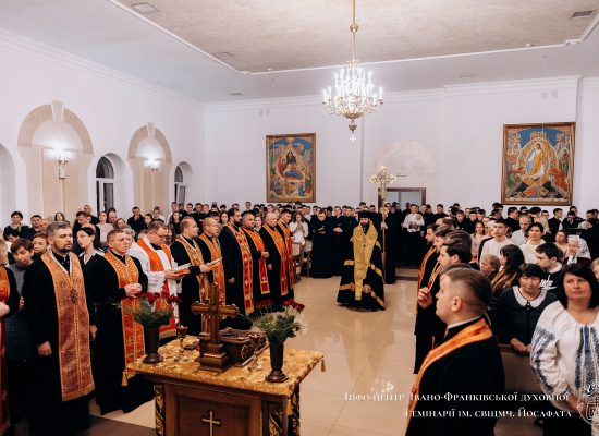 Владика Микола Семенишин очолив вечірні богослужіння з нагоди храмового свята ІФДС