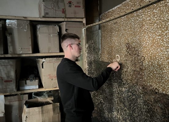 Семінаристи продовжують плести маскувальні сітки для ЗСУ