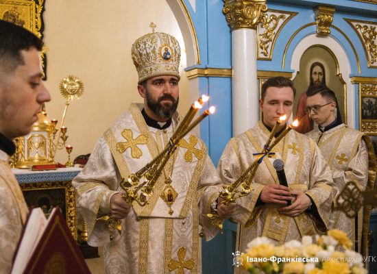 Владика Микола очолив останні в 2025 році молитовні чування у Крилосі