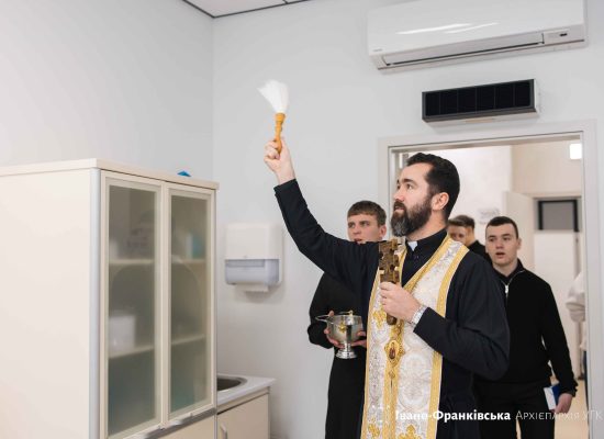 Семінаристи ІФДС колядками супроводжували Йорданські відвідини працівників Архієпархіального управління