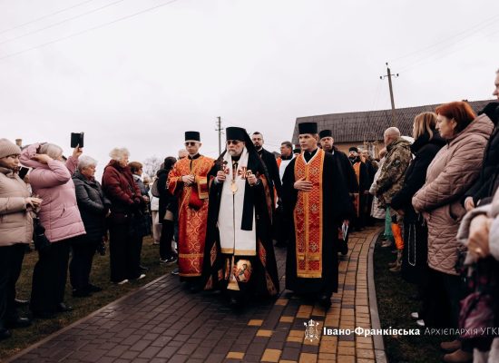 «Любов, випробувана вогнем і хрестом, сильніша за смерть»: семінарійна спільнота долучилась до Архієпархіальної Хресної дороги у Старуні