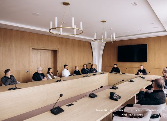 Учасники засідань Патріаршої комісії у справах духовенства відвідали Старуню