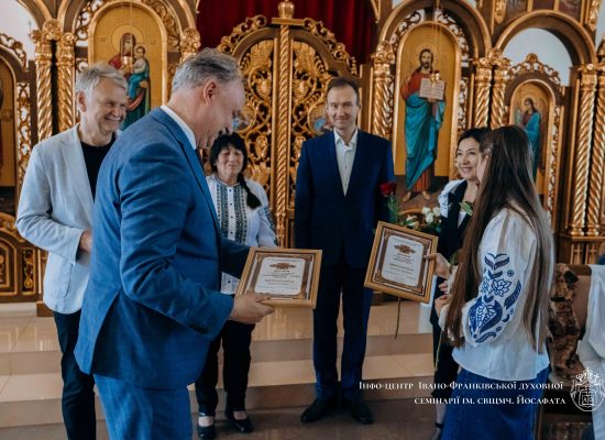 «Вмінням і людяністю, працьовитістю та знаннями»: у стінах ІФДС медиків відзначили орденом св. Пантелеймона