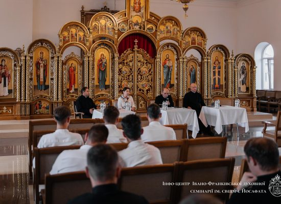 В ІФДС розпочала роботу синодальна візитаційна комісія в справах семінарій УГКЦ